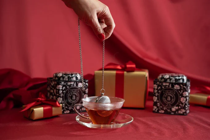 Are you hosting over the festive period, our carefully curated selection of coffee, tea, and elegant accessories will be sure to add a touch of class to your celebrations.