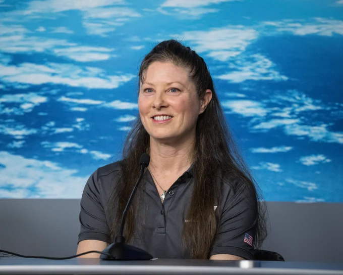 Exp-071 Post-flight News Conference with Tracy Dyson. Photo credit: NASA