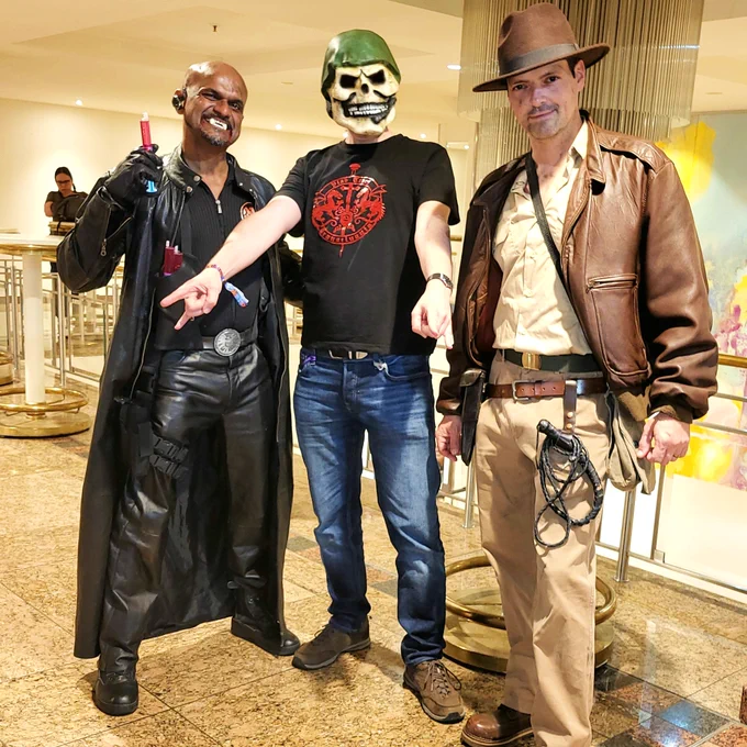 Lennox Lethe mit bloodsucking Nick Fury und Indiana Jones auf der MagiCon. 
