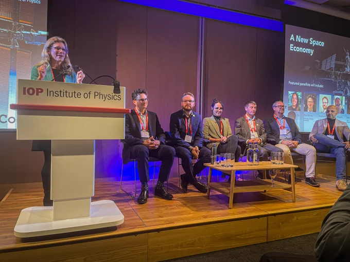 Image of the full panel, with Dr Joanna Hart moderating the space discussion at the IOP last night. 