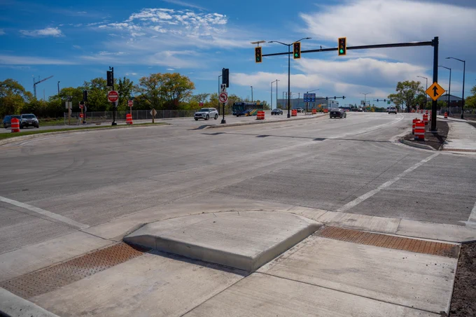 Loomis Road (WIS 36) bridge reopens over I-894 in Milwaukee County