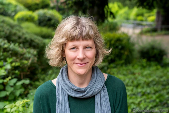 Prof. Dr. Lisa Schipper from the Institute of Geography at the University of Bonn. As a scientist, she was involved in the Sixth Assessment Report of the Intergovernmental Panel on Climate Change IPCC. 