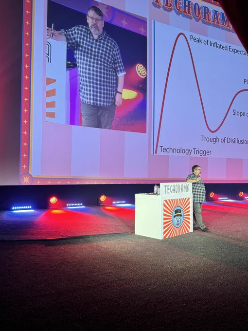 Richard Campbell standing at the podium at Techorama NL