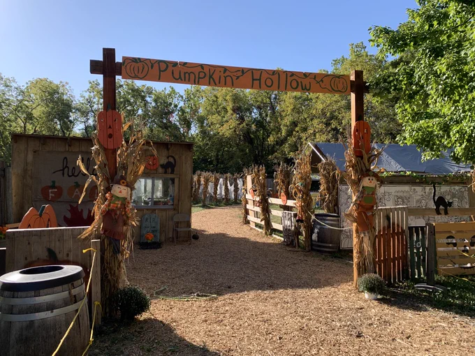 Pumpkin Hollow entrance