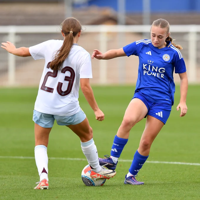 Poppy Groves in action for the LCFC Women U21 Academy.