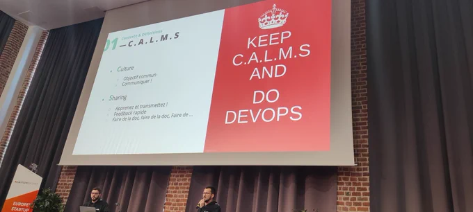 Slide qui indique keep calms ans do devops