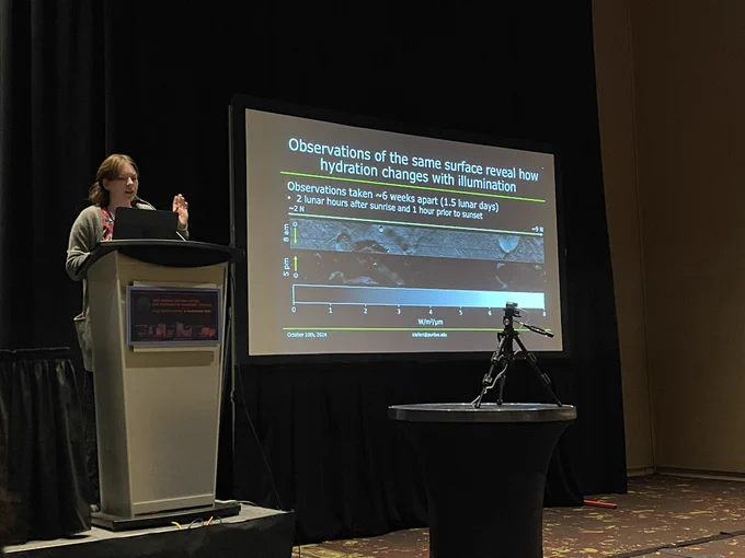 Kris presenting on their work looking at temporal changes in hydration signatures