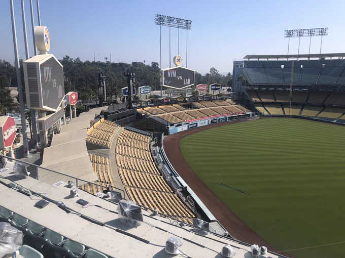 NLCS Game 1: Dodgers vs Mets at Dodger Stadium