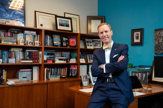 Dr. Ivan Sascha Sheehan
