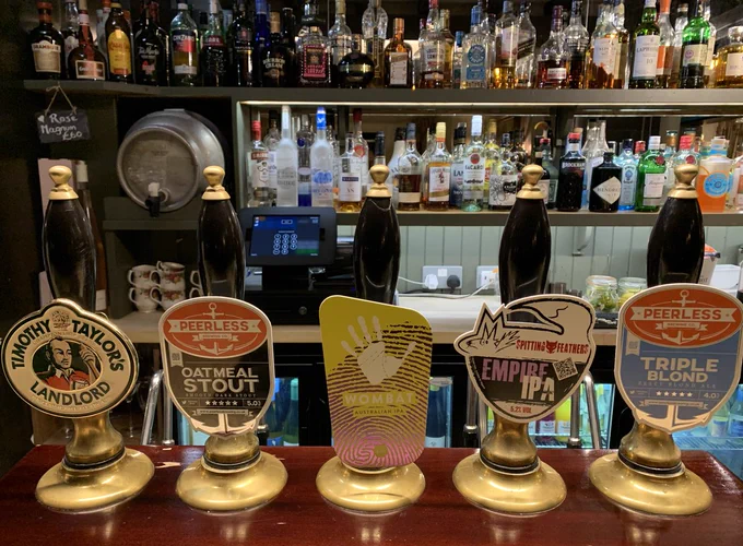 At the Carden the good beer never stops. Today a mix of glorious Peerlss Oatmeal Stout, a wonderfully drinkable Big Hand Wombat IPA and the rare Spitting  Feathers Empire IPA, not West Coast not East Coast but a terrific example of a traditional British brew.  Timothy Taylors Landlord is a permanent ale, a deliciously drinkable traditional pale ale with a long history and  the regular  Peerless Triple Blond is such a lovely session blonde ale, at 4% , it just jumps over the bar - fresh, sprightly and enticing. Come and try for a mid week treat.   