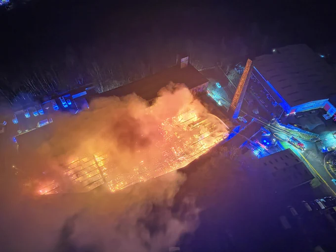 Image showing fire and close vicinity surrounding properties