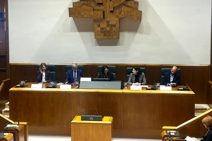 De izda. a dcha.:  María del Carmen Adán, Iñaki Subijana, Bakartxo Tejeria, Concepción Barrio y Aitor Bedialauneta.