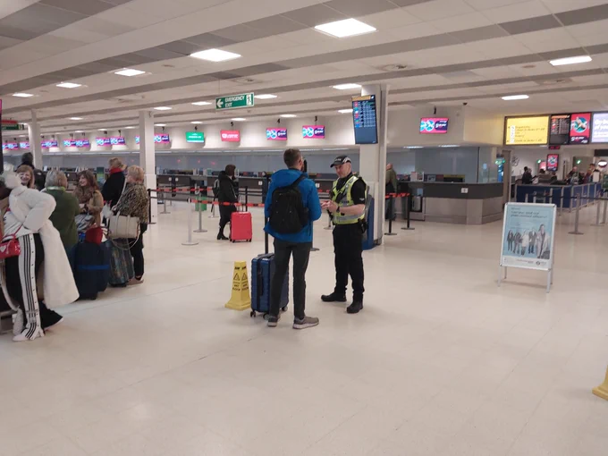 Officer engaging with the public to promote the servator message
