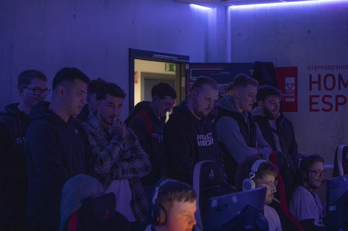 Spectators watching games at ESHUB Winter Open LAN 2026