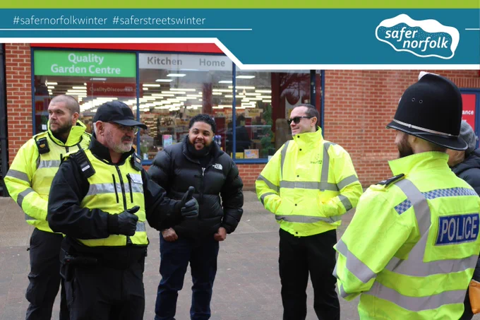 Dereham Safer Streets Wardens meet with police.