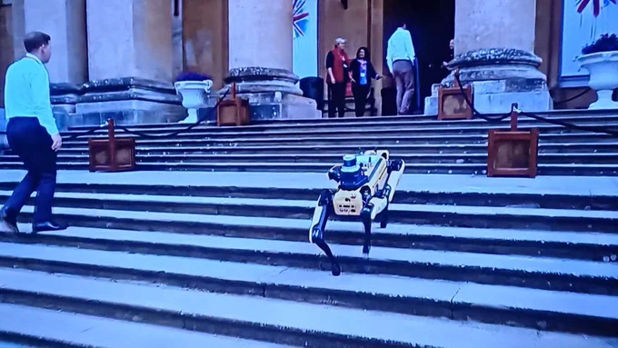 Spot the robot at Blenheim Palace