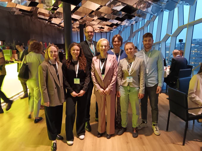 In the picture: Hanna Riedl, Ninon Trentin, Pia Sauter, Ina Weissler and David Ehrmann, student researchers in the project Arctic 2030 / BANHER 2023-2026.