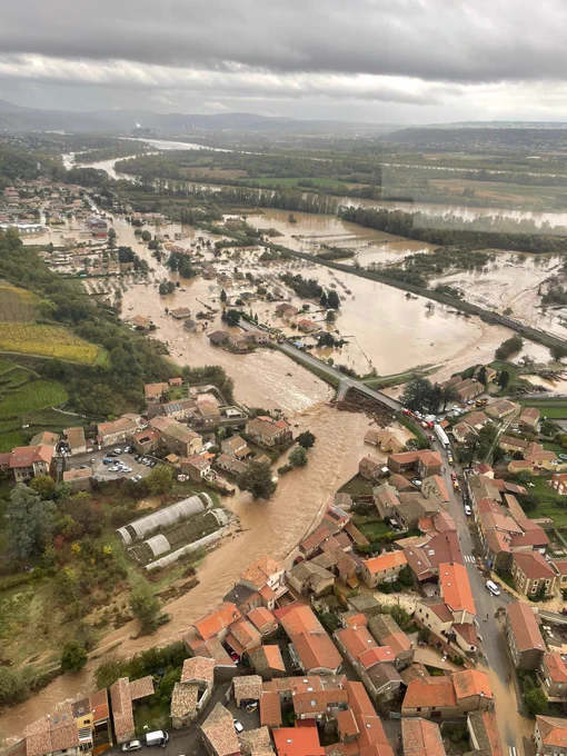 Vue du ciel d’une zone inondée, depuis le Dragon 69