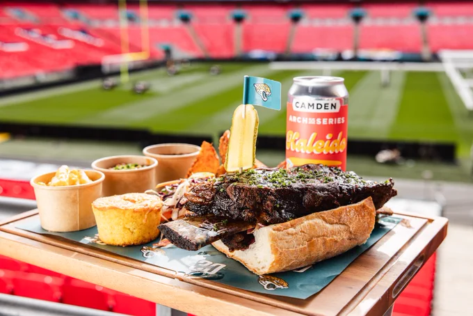 The Prowler Platter 🐆 The Prowler sandwich, served with Boston beans, rainbow slaw, classic mac ‘n’ cheese, jalapeno cornbread, Cajun jacket wedges, BBQ sauce, Cajun mayo and a pot of house made Duuuval gravy, flavoured with gochujang and ginger beer. 🍺 Also featuring the limited edition, gameday exclusive Camden Hells Kaleido – a hazy IPA with a fruity twist of mango and passionfruit.