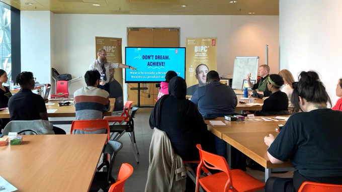 A full house business enthusiasts learn business strategies for success from one of our qualified business advisors. 