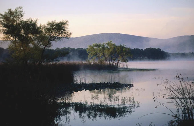 Lake Nanih Waiya by John Elk, Photographer. Getty Photos.