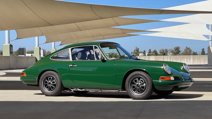 Tesla powered vintage 1968 Porsche 911