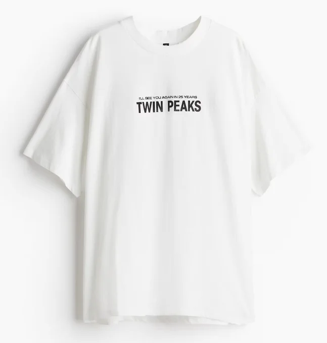 White t-shirt with Twin Peaks logo