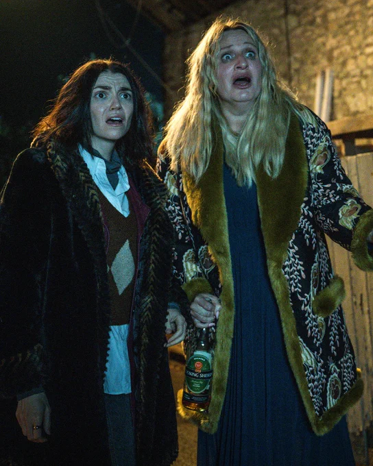 Jen (Selin Hizli) & Nic (Daisy May Cooper).