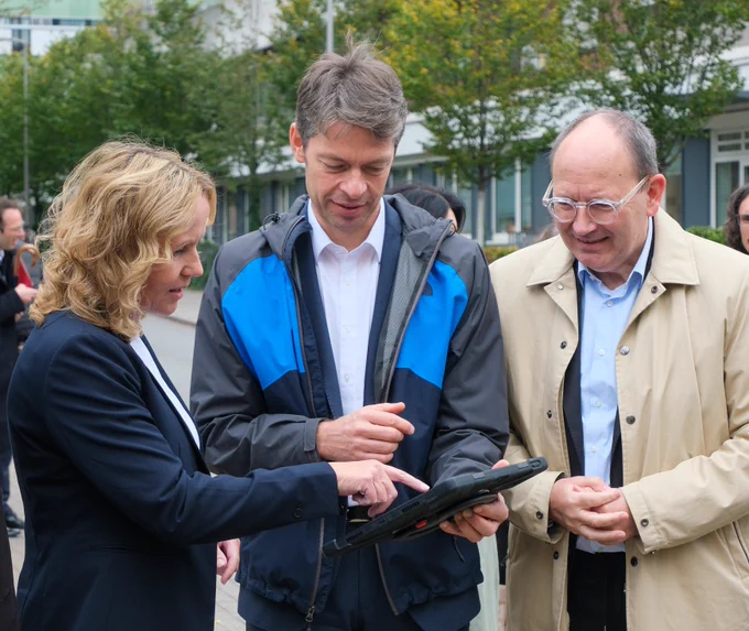 Bundesumweltministerin Steffi Lemke mit Oberbürgermeister Christian Specht und Dr. Robert Thomann in Mannheim