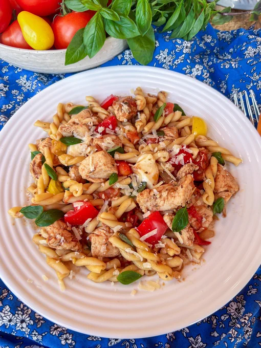 Chicken tomato basil pasta
