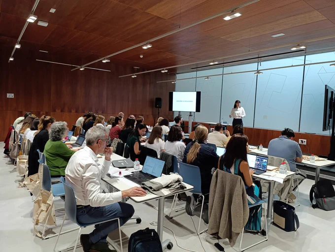 Curso Presencial: Ámbitos de aplicación de la gestión avanzada del IPR. Parque Científico de Alicante, 23 y 24 de Octubre de 2024.
El objetivo del curso es profundizar, desde un enfoque práctico y basado en la experiencia de reconocidos expertos, en aspectos clave relacionados con la gestión eficiente de la propiedad industrial e intelectual generada en centros de investigación, que permitan mejorar las estrategias de puesta en valor y comercialización de estos activos.