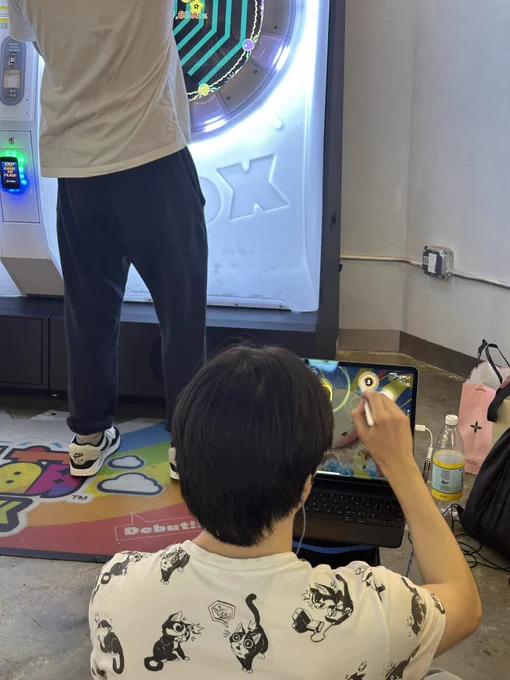 freddie benson from osu playing a circle game while waiting in queue just to play another circle game.