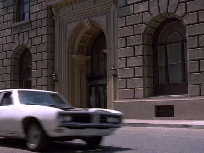 Exterior of the Twin Peaks Savings and Loan from Twin Peaks episode 2.022