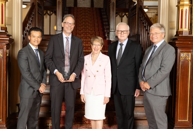 Professor Paulsen with the Hon Anoulack Chanthivong, Minister for Innovation, Science and Technology. Above: Professor Paulsen with the Hon Margaret Beazley (NSW Governor General) and her spouse Mr Dennis Wilson, and Professor Hugh Durrant-Whyte, (NSW Chief Scientist & Engineer.