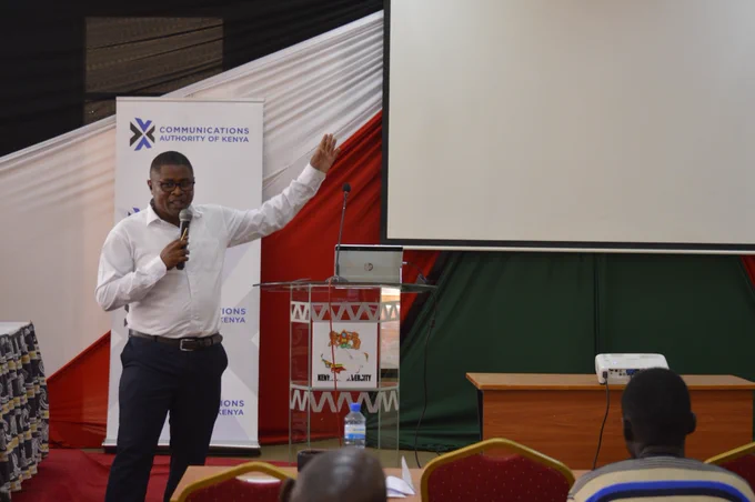 🌍✨ As part of the Responsible Citizenship in the Digital Era event at the KU Culture Week Festivals hosted by the Communications Authority, Mr. Wyclif Mwatu from the National Cohesion and Integration Commission delivered an engaging presentation on Digital Discourse and Online Civic Engagement. His insights explored how digital platforms are shaping civic participation and enhancing dialogue in our communities. Let's embrace these innovations to improve our digital experiences and ensure responsible online citizenship! #DigitalDiscourse #CivicEngagement #ResponsibleCitizenship #EmergingTechnologies @CA_Kenya  @KICTANet  @GIZDigitalTransformationCentre @UNESCO 