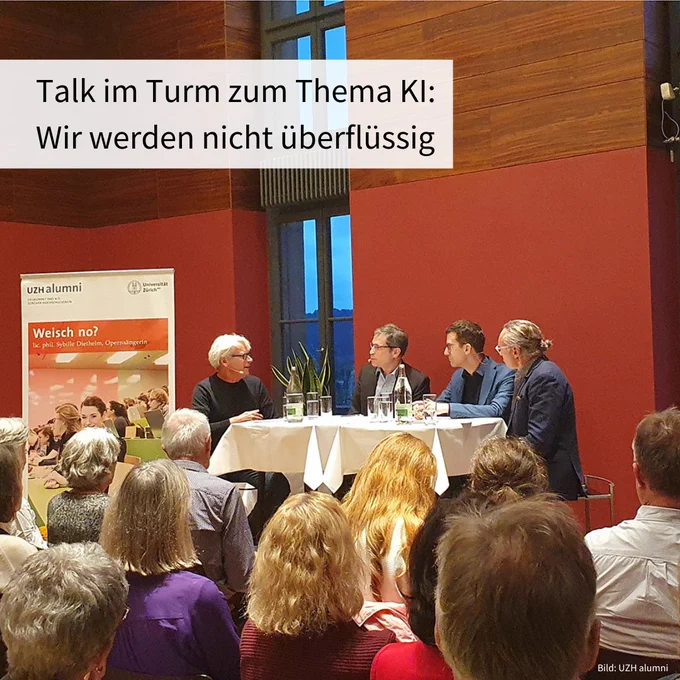Die beiden Professoren mit zwei Moderatoren im Gespräch im Restaurant UniTurm vor Publikum. Text: Talk im Turm zum Thema KI: Wir werden nicht überflüssig