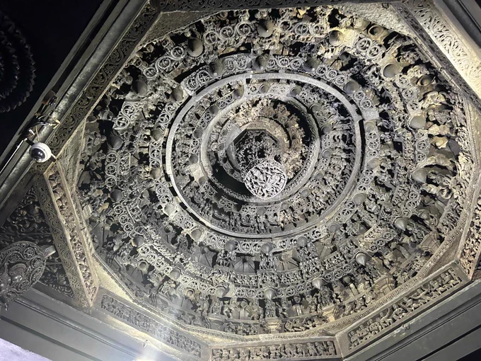 Narsimha carved ceiling at Chennakesava temple, Belur