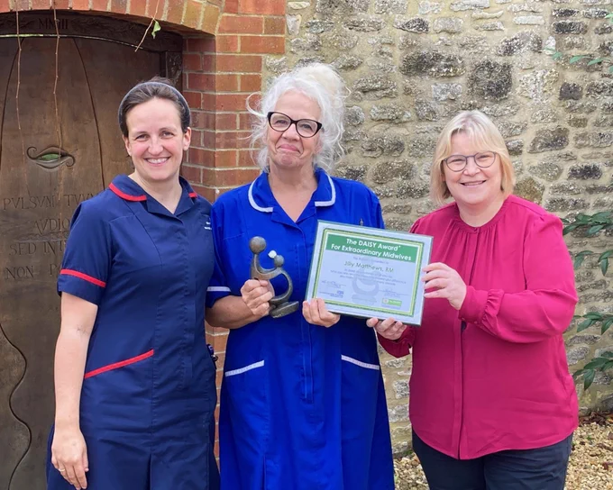 Jilly Matthews, one of our Bicester community midwives received the DAISY award. The award was presented by Yvonne Christley, our Chief Nursing Officer.
