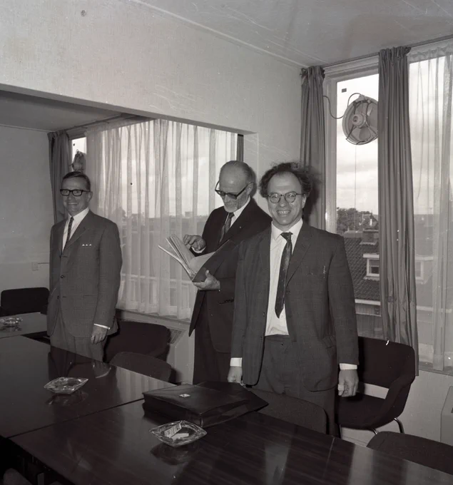 Black and white photo of Pierre Auger and Hermann Bondi visiting ESTEC on 6 September 1967.