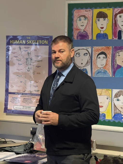 Colin in the classroom talking to primary 5 pupils