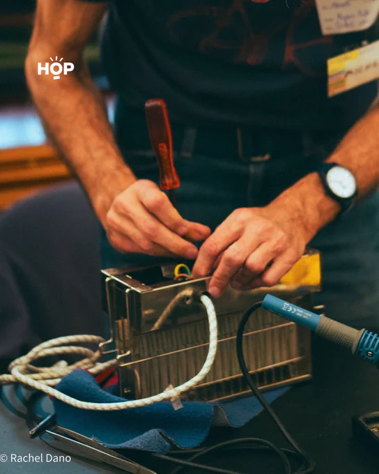 Réparez, réutilisez, pensez à vos artisans locaux pour prolonger la vie de vos produits.
Restez connectés pour en savoir plus sur nos actions !