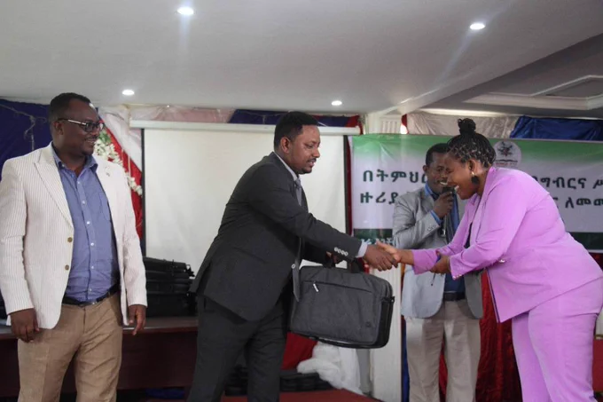 Bonga University has celebrated remarkable achievements across agriculture, healthcare, and education by recognizing excellence with prestigious awards. In the agricultural sector, 14 districts that excelled in development initiatives were each rewarded with a high-value Holstein bull, worth 260,000 birr, to enhance livestock breeding and productivity. Similarly, 14 districts that performed outstandingly in healthcare services were presented with state-of-the-art Core i7 laptops, aimed at improving digital health solutions and administrative efficiency. Furthermore, 22 top-performing students from across all zones, who achieved exceptional results in the secondary school leaving examinations, were also awarded Core i7 laptops to support their academic and professional pursuits. These awards reflect Bonga University’s commitment to fostering progress and innovation across critical sectors while motivating communities and individuals to strive for excellence.