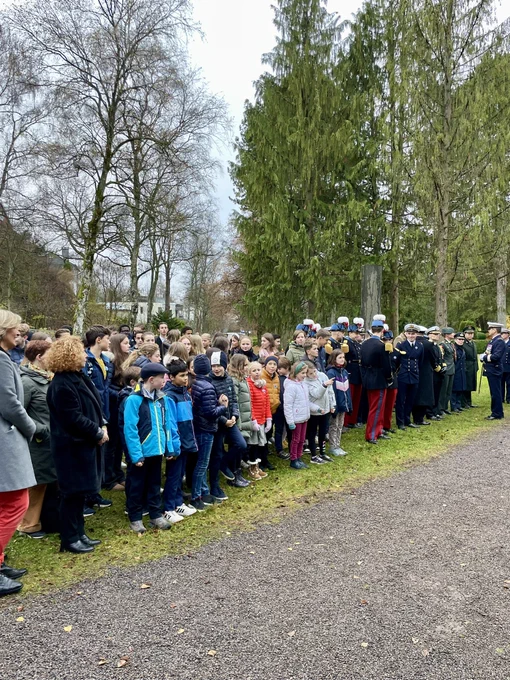 Remembrance Day ceremonies / cérémonies du Jour du souvenir
