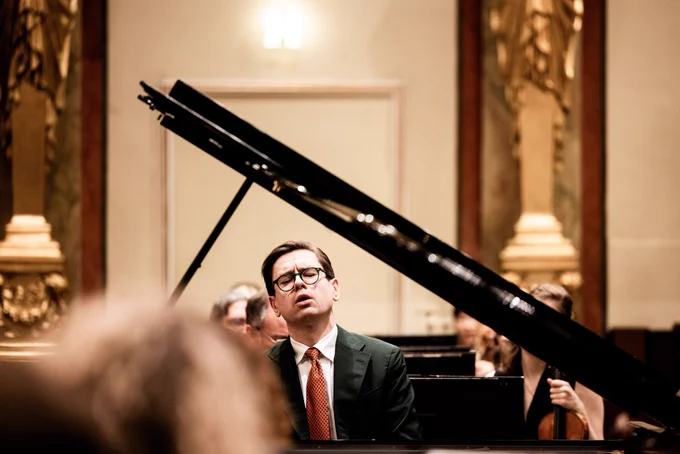 London Philharmonic Orchestra, Edward Gardner, Víkingur Ólafsson © Julia Wesely