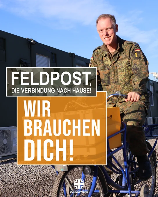 Ein Postbote in Flecktarn fährt di eFeldpost aus. 
(Grafik: Bundeswehr)