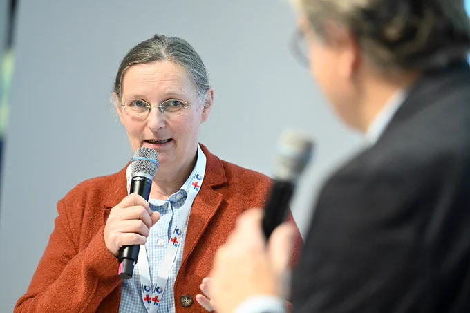 Prof. Frauke Mattner beim #MedicaEconForum.