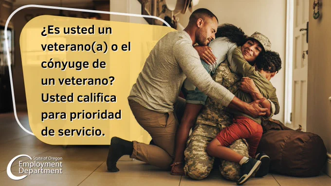 Una familia de cuatro personas abrazándose. ¿Es usted un veterano(a) o el cónyuge de un veterano? Usted califica para prioridad de servicio.