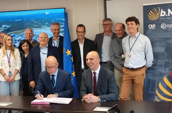 Representatives from Fusion for Energy, Assystem, Egis, Empresarios Agrupados on the day of the signature.