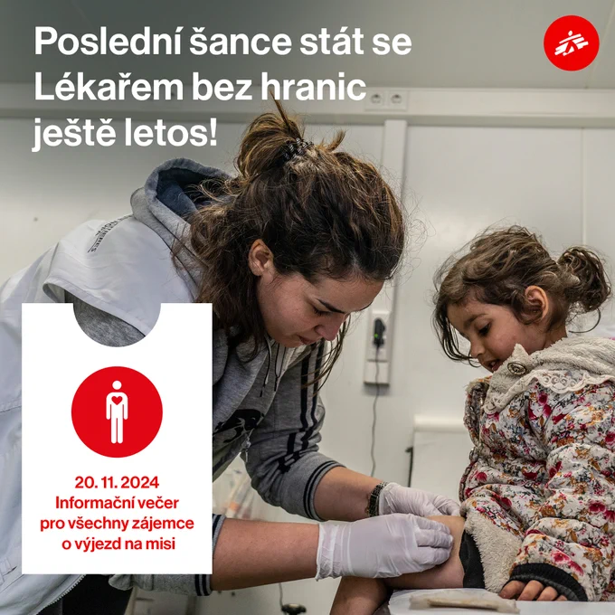 Zdravotní sestra Lékařů bez hranic ošetřuje čtyřletou holčičku z Afghánistánu. Řecko, 2020. Foto: Anna Pantelia / Lékaři bez hranic