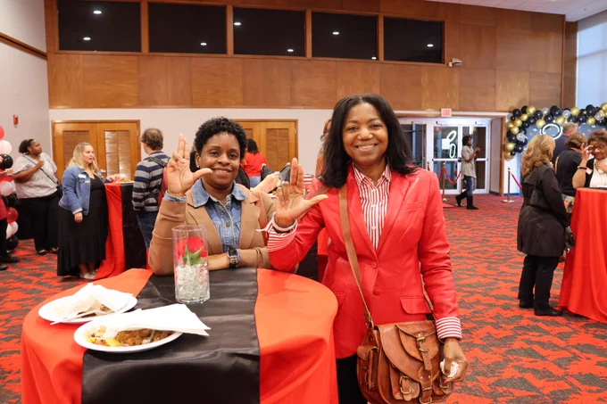 Thank you to all the first-generation students and graduates who came out last night to celebrate!

During the panel discussion, faculty, staff, and students spoke on the significance of heritage and it's impact on the university experience.

This event was presented by the Student Success Center, Trio Student Support Services, and the Student Activities Board. 

#UofL #UniversityofLouisville #GoCards #UofLStudentLife #UofLStudents #UofLGrads #UofLAlumni
